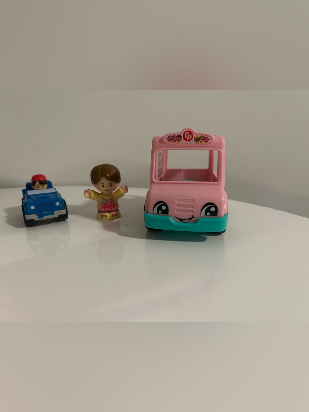 Fisher-Price Little People Ice Cream Truck and Blue Car with figures